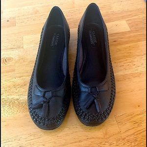 Black ClassicElements Flats
